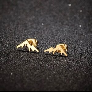 NEW Dainty Mountain stud Earring Gold color - Boutique